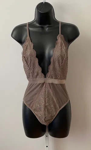 Victoria's Secret Small Mauve Lace Bodysuit Plunge Mesh Strappy Teddy Lingerie‎ thumbnail 1