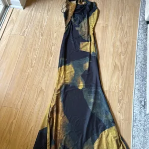 WINDSOR MAXI DRESS thumbnail 2