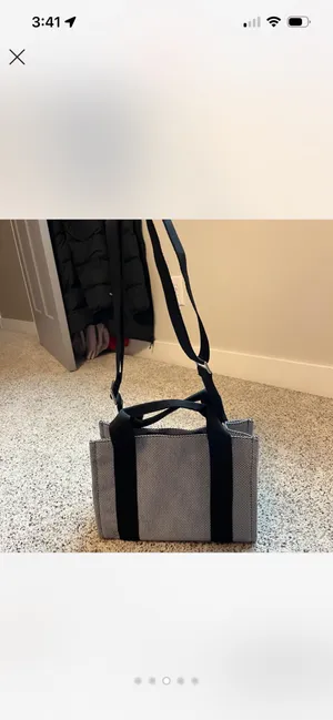 Lululemon shoulder tote thumbnail 3