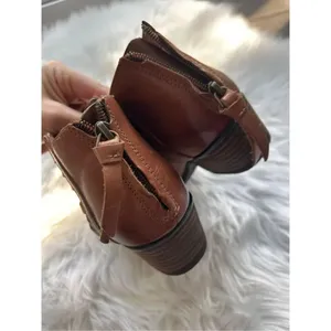 Clark’s brown booties size 6.5 comfy real leather boots soft insoles 1.5 inch he thumbnail 3