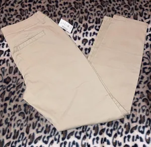 AEROPOSTALE Khaki Pants Women’s Size 4 Short Low Rise Skinny Pants Khaki Chinos thumbnail 1