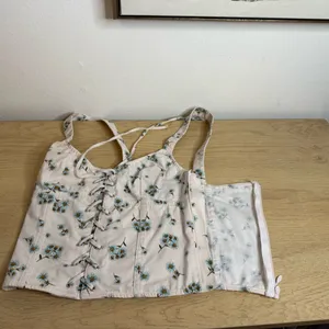 Victoria's Secret Floral Lace-Up Crop Top - Cream and Green thumbnail 4