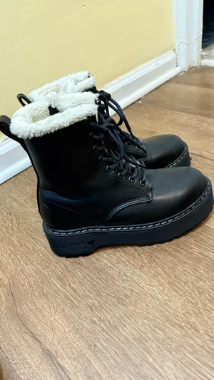 Steve Madden Women's faux Boots Size 5 thumbnail 2