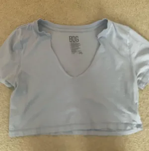 BDG Crop Top Urban Outfitters thumbnail 1