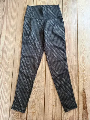 Aerie Chill Play Move Fleece Lined Cable Knit Leggings M thumbnail 1