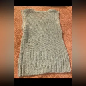 Kimchi Blue sweater vest in size small thumbnail 5