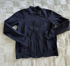 Lululemon Om Me Home Jacket
Black‎ Size 10 thumbnail 1