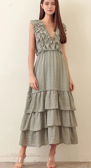 Storia sage green ruffle maxi dress size medium thumbnail 1
