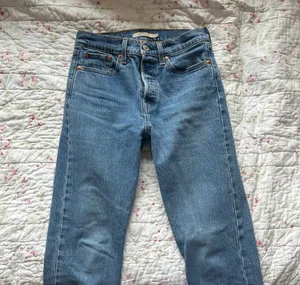 Levi's 501 Straight Jeans thumbnail 3