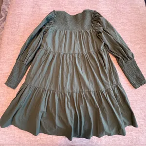 Tuckernuck Pomander Place Dress M Ceci Smocked‎ Long Sleeve Green Tiered Boho thumbnail 11