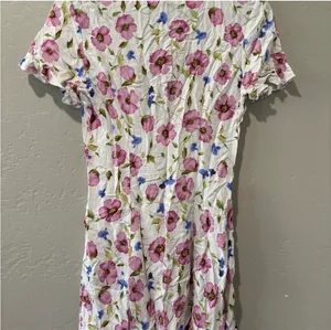 Forever 21 White Floral Short Sleeve Dress thumbnail 8