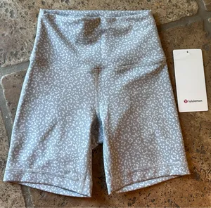 Lululemon Shorts thumbnail 1
