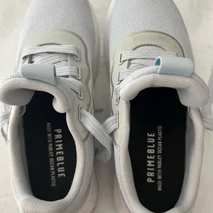 Adidas Women’s Primeblue Sneakers NWOT thumbnail 6