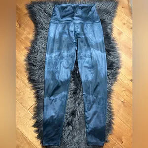 Beyond Yoga Lux High Waisted Midi Leggings Blue Tie-Dye Leggings Size Medium thumbnail 6
