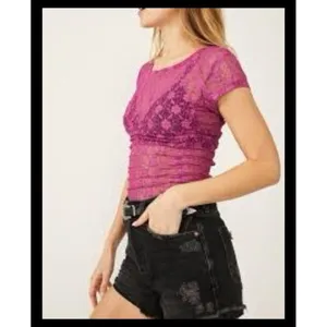 FREE PEOPLE Keep it simple lace baby‎ tee In Dramatic Orchid Pink purple NWT thumbnail 3