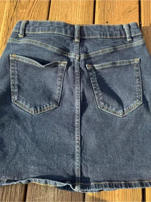 Michael Kors Denim Mini Skirt Women’s Size 6 Dark Wash Sailor Gold Button thumbnail 6