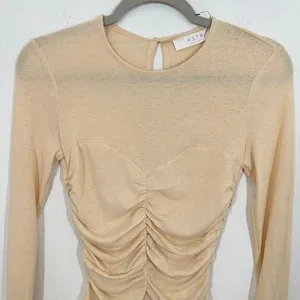 ASTR The‎ Label Buttercream Ruched Bust Long Sleeve Top Womens XS thumbnail 3
