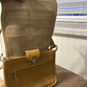 Vintage Tan Genuine Leather Shoulder Bag thumbnail 10