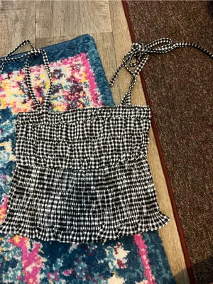 Superdown Smocked Gingham Tie-Strap Crop Top - Black/White thumbnail 4