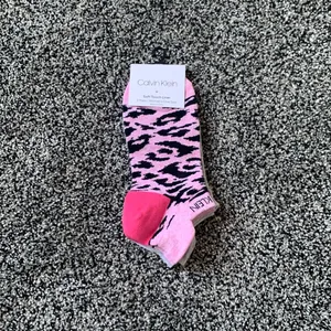 NWT Calvin Klein Leopard Back Tab no show socks thumbnail 7