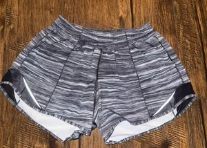 Lululemon Hotty Hot Short‎ Mid Rise Low Tide Alpine White/Black Size 4 thumbnail 1