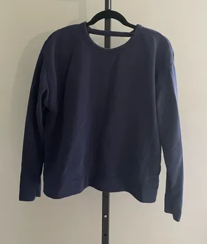 Nike Dry Fit Open Back Navy Blue Sweater Size Medium thumbnail 1