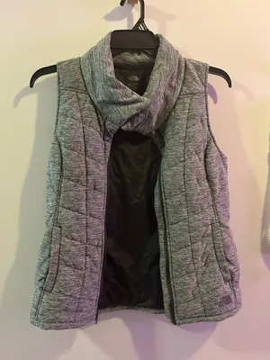 North face puffer vest  thumbnail 1