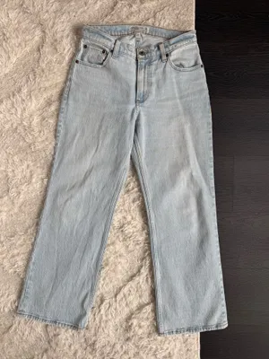 Abercrombie Low-Rise Baggy Curve Love Jeans thumbnail 1