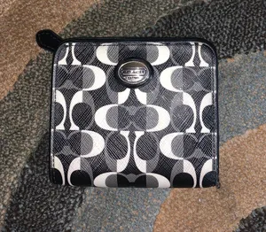 Coach Wallet thumbnail 1