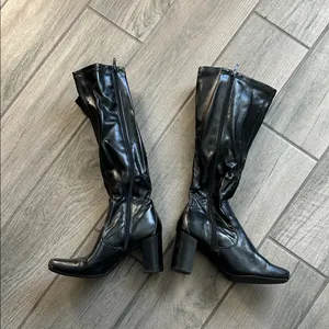 Croft & Barrow Shiny Black Heeled Boots thumbnail 3