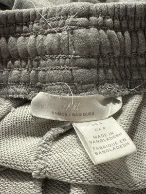 H&M Sweatshorts thumbnail 3
