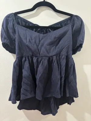 Boutique Top thumbnail 1