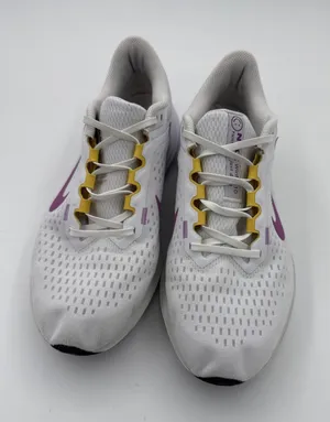 Nike Air Winflo 10 Womens Size 10 White & Pink Road Running Shoes Sneakers thumbnail 1
