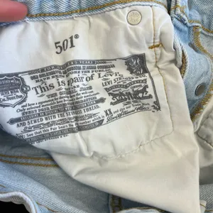 Levi’s 501 Button Fly High Rise Distressed Jean Shorts Sz 30 thumbnail 6