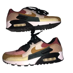 Nike Air Max 90 Corduroy Sneakers Womens Size 8 Fall Y2K Retro Sporty Streetwear thumbnail 3