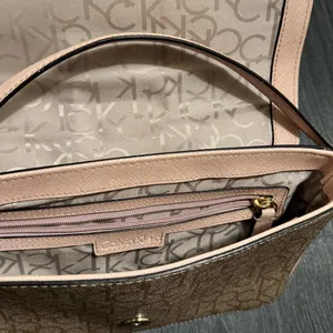 Calvin Klein Vintage Pink Leather Shoulder Purse Handbag w Metal Detail Strap thumbnail 5