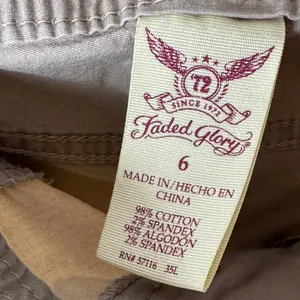 Faded Glory Women's Tan Cargo Shorts thumbnail 3