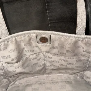 Michael Kors Gray Pebbled Leather Shoulder Bag Purse thumbnail 7