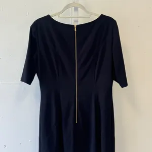 Tahari‎ Arthur S Levine Black Sheath Dress Elbow Sleeve Gold Zip Pockets Size 10 thumbnail 6