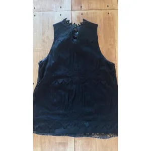 IZ Byer‎ Womens XL Black Lace High Neck Sleeveless Blouse Keyhole Back Tank Top thumbnail 6