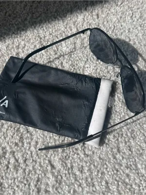 Quay Australia Black Metal Aviator Sunglasses thumbnail 3