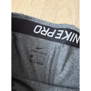 Nike Pro Dri-Fit Women's Training Shorts Size M Gray Elastic Waist Pull On thumbnail 4