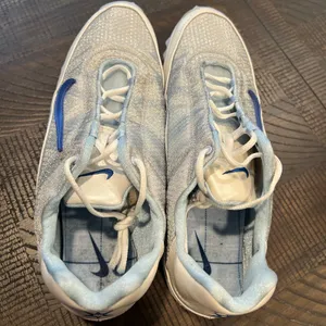 Nike vintage Jana women’s track shoes blue and white 2007 Size 10 thumbnail 6