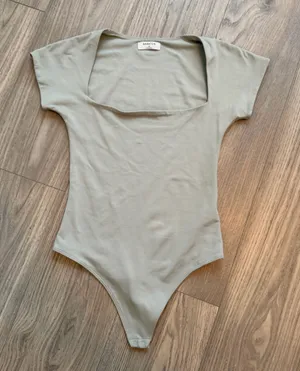 Aritzia Sage Green Square Neck Short Sleeve Bodysuit thumbnail 1