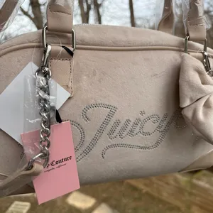 Juicy Couture Velour Bow Satchel Bag Rhinestone Logo Y2K Blush Pink NWT thumbnail 2