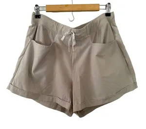 AVALANCHE women’s Short EUC thumbnail 1
