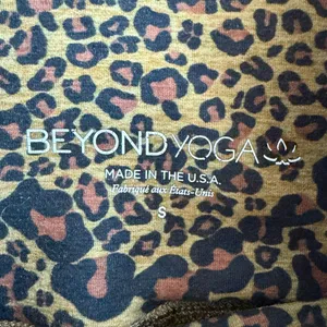 Beyond Yoga Spacedye Midi Leggings NWOT in Bronze Star Animal Print Size S thumbnail 6