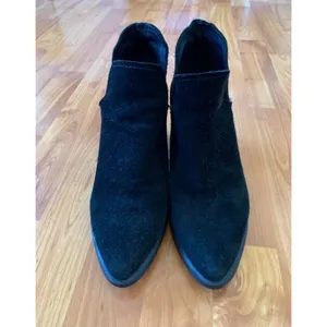Steve Madden‎ Black Suede Boots thumbnail 2