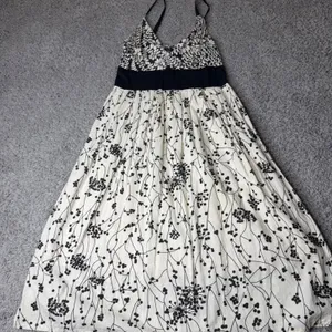 Cassies Black Cream Floral Cotton Maxi Dress Empire Waist Smocked Back Womens M thumbnail 1