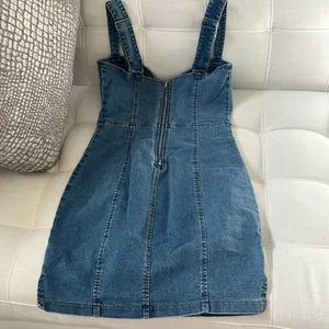 SHEIN XS mini dress in good condition. thumbnail 3